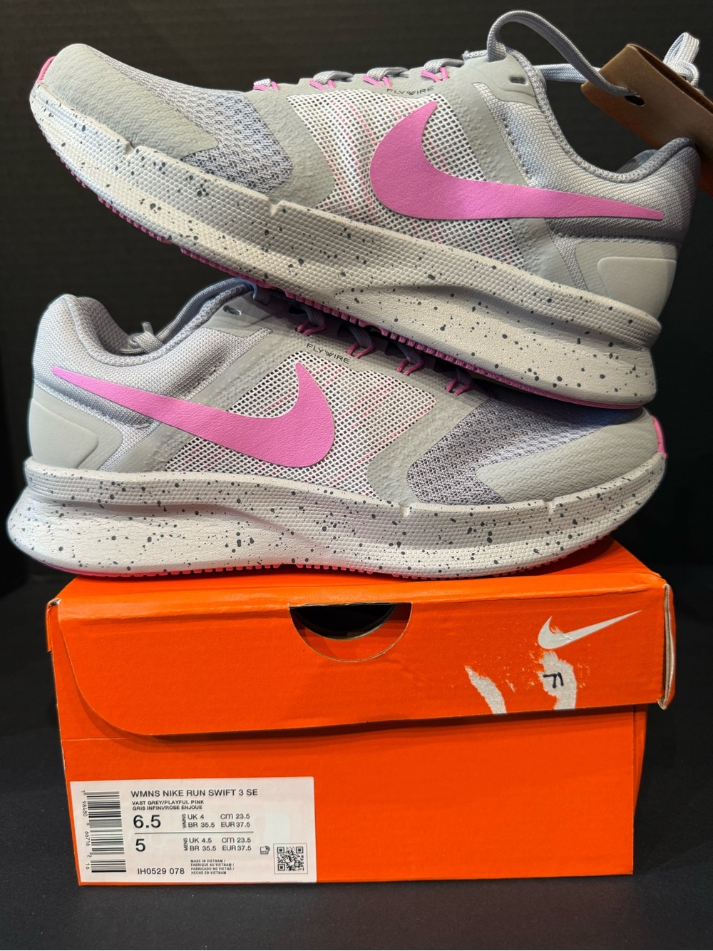 Nike Women's Run Swift 3 Light Gray Sneakers with Pink Swoosh 6.5W
